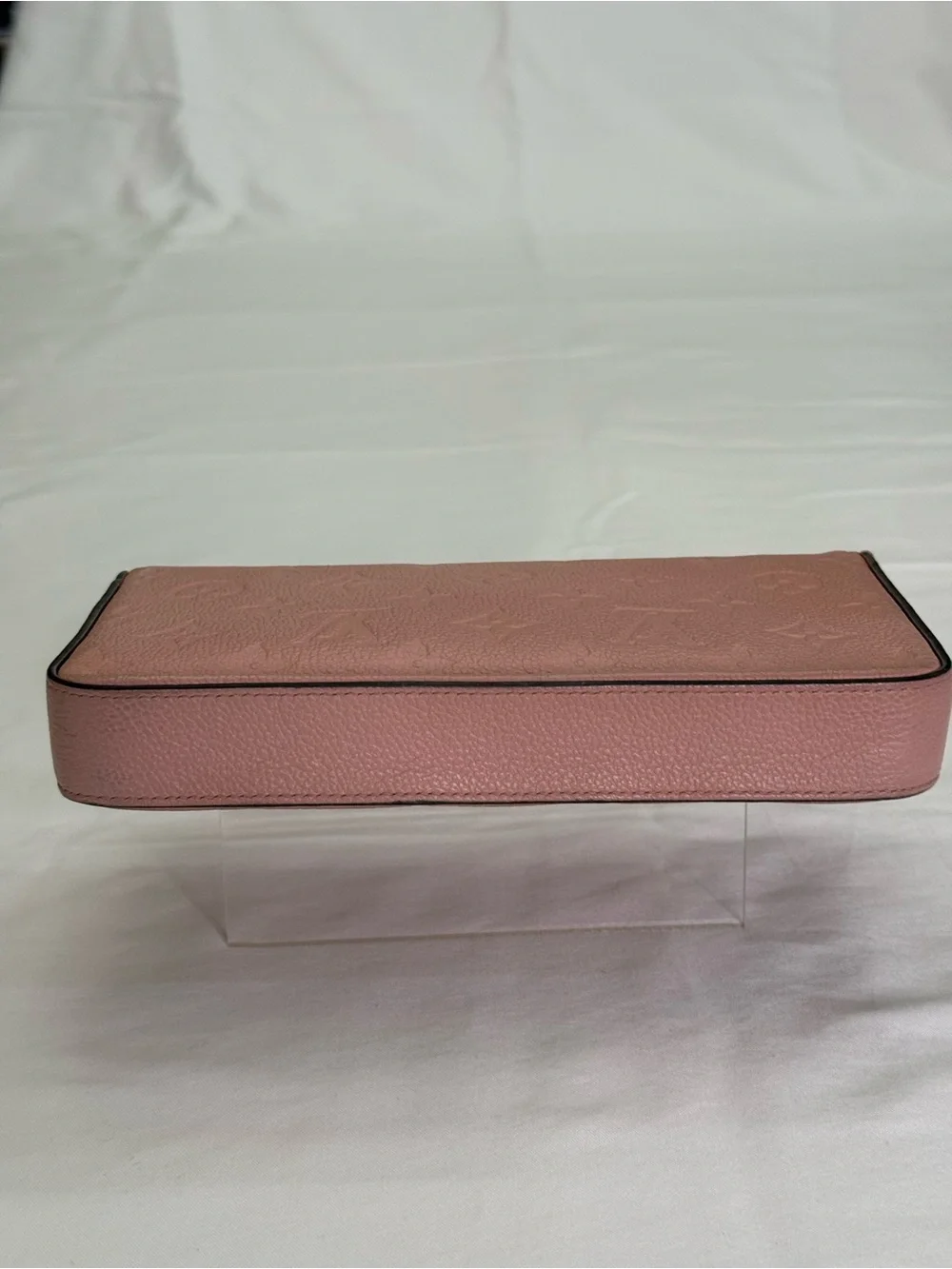 Louis Vuitton chic louis